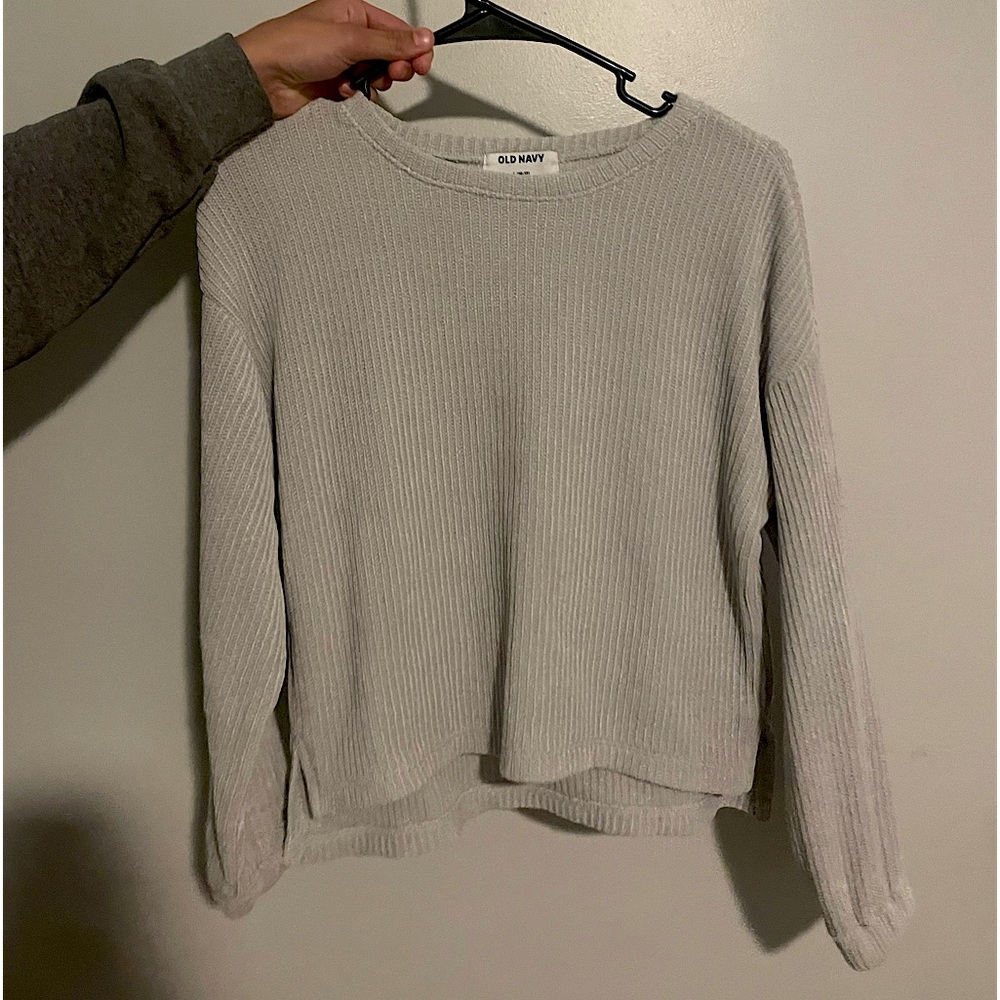 Long sleeve old navy top for kids.